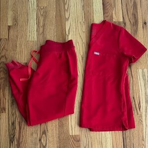 Figs Red Scrub Set
